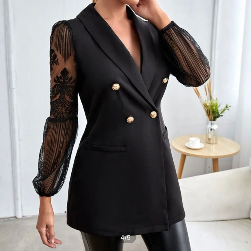 *** SOLD*** BRAND NEW Lace Panel Blazer
